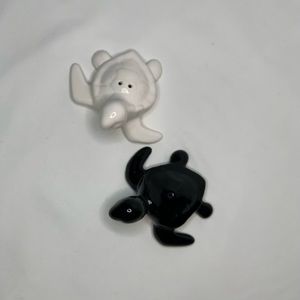 ❌SOLD❌ Sea Turtle Salt & Pepper Shakers